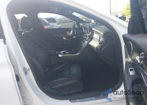 2016 Mercedes-Benz C 300 Luxury/Sport из США, поврежденный, VIN 55SWF4JB8GU122549